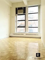 Rented by R New York