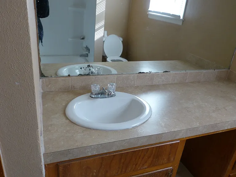 703 Dixie Dr — Photo 12