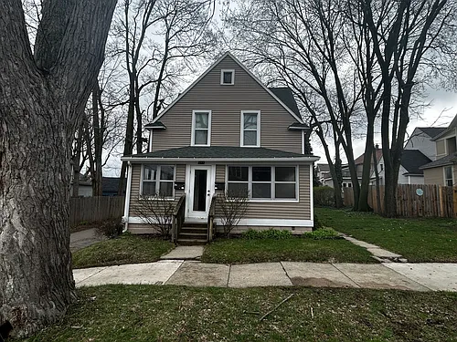 344 Houseman Ave NE Photo 1