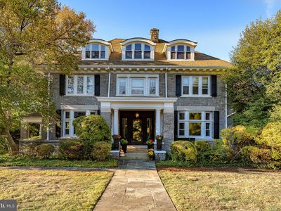 226 Fishers Rd, Bryn Mawr, PA, 19010