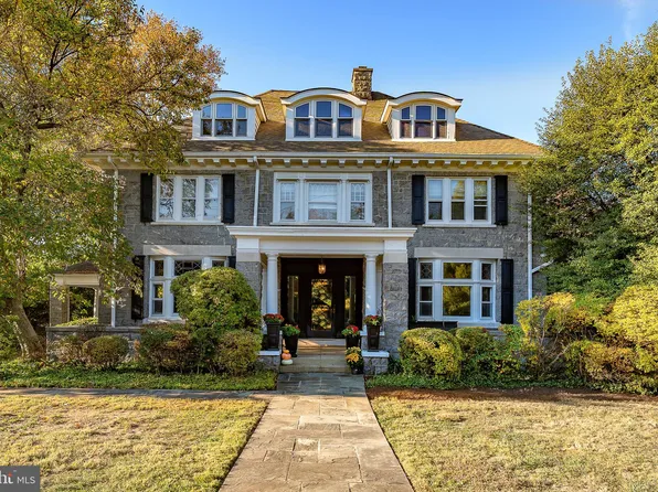 226 Fishers Rd, Bryn Mawr, PA 19010