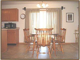 3rd image of 862 Salinger Dr