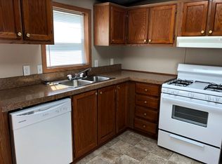 193 Knollwood Dr, Belleville, MI 48111