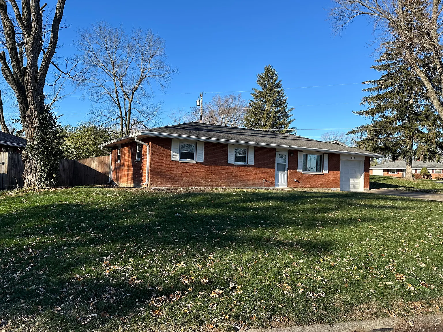 3 bed, 1.5 bath, 1000 sqft, $1,700 — Photo 2
