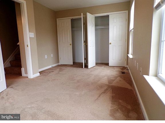 2nd image of 1912 Gardenia Ct