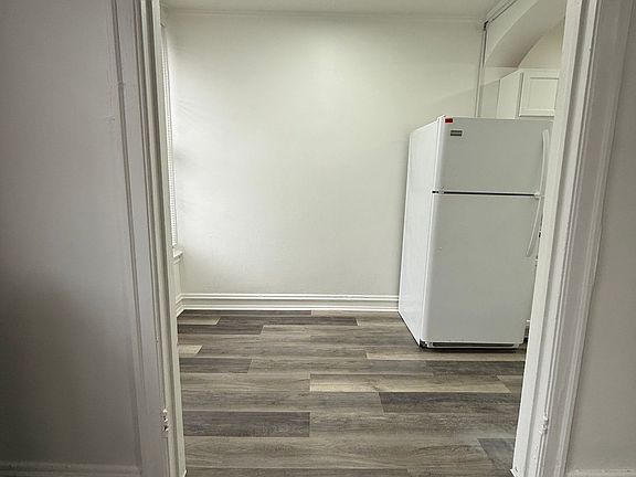 4th image of 156-158 N Central Ave #10