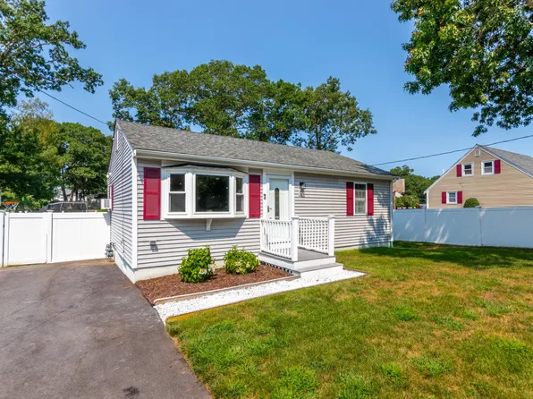 4 Standish Avenue, East Wareham, MA 02538