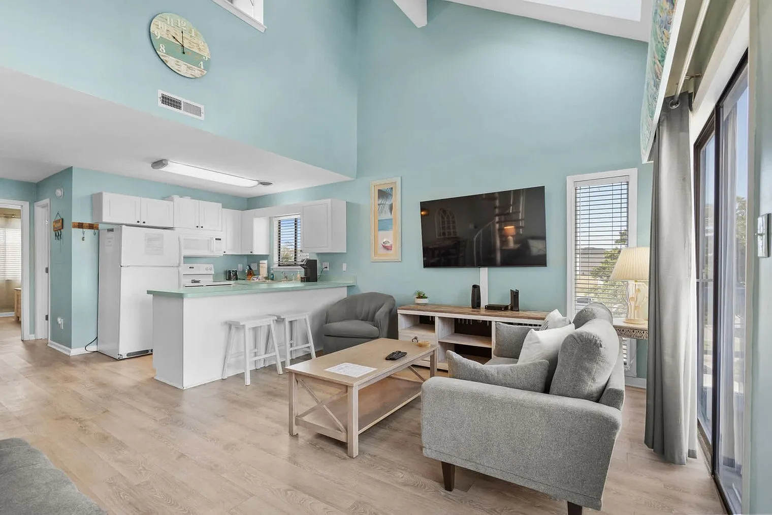 2 bed, 2.0 bath, 1044 sqft, $2,897 — Photo 2