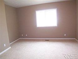 5th image of 609 N Daisy Ave