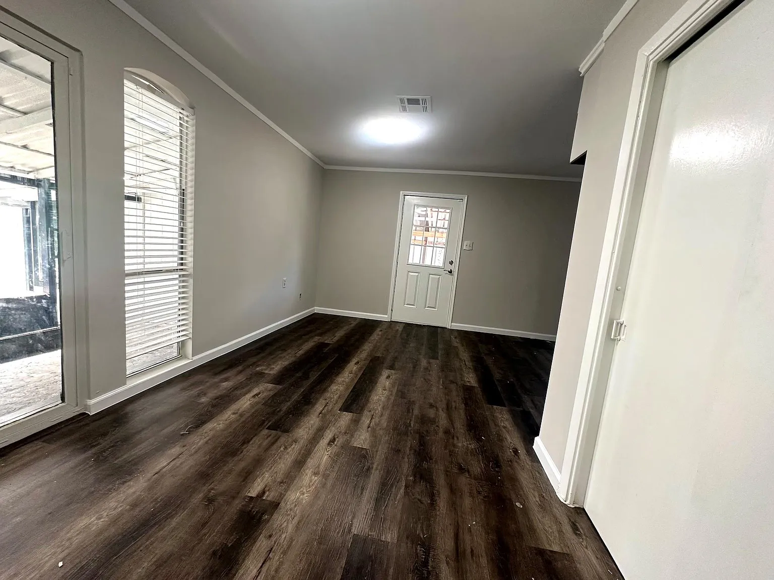 3 bed, 1.5 bath, 1320 sqft, $1,675 — Photo 4