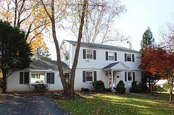 1st image of 22 Dickinson Ln