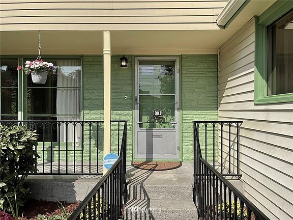 4th image of 1001 S 35th St