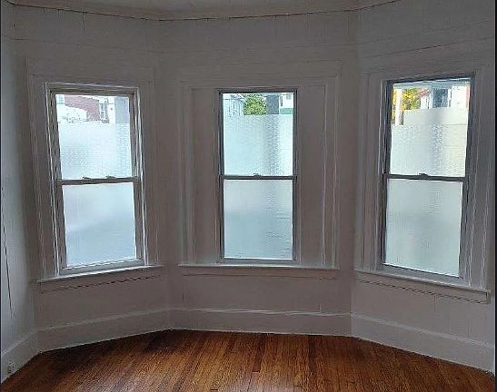 5th image of 153 Fernwood Ave #1