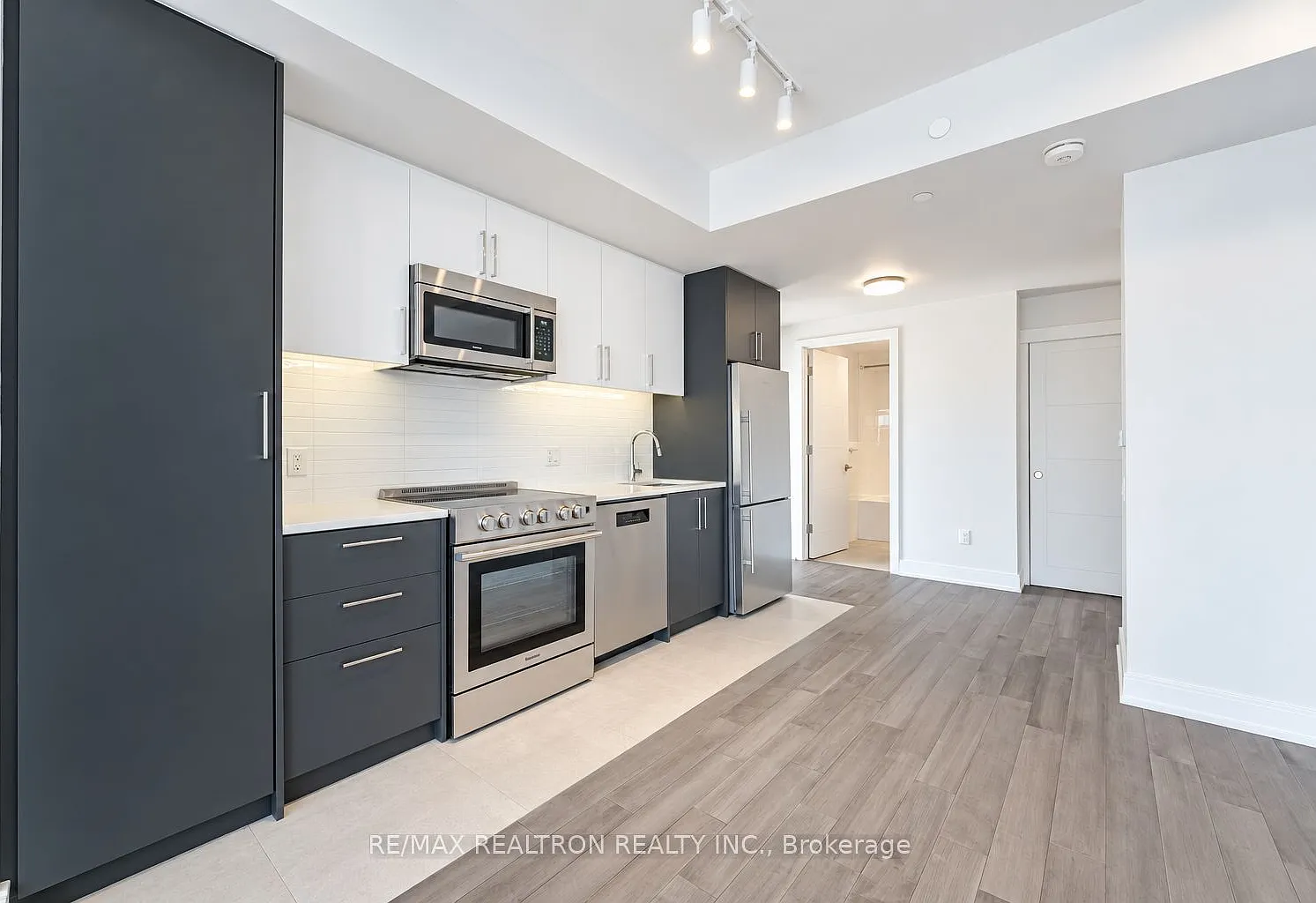 2 bed, $3,124 — Photo 4