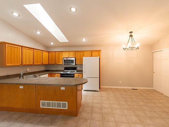 4th image of 437 Swanson COURT #439