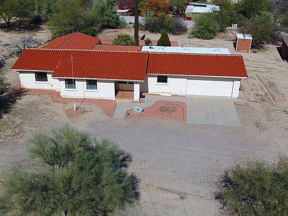 3rd image of 1040 W Calle Santiago