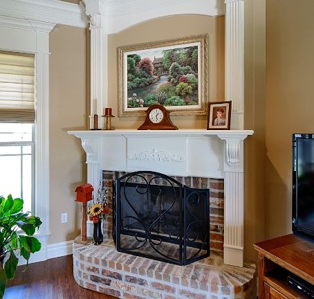 4th image of 204 Ballis Ln