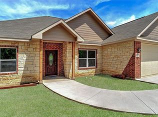 2707 Flora Ln, Denison, TX 75020