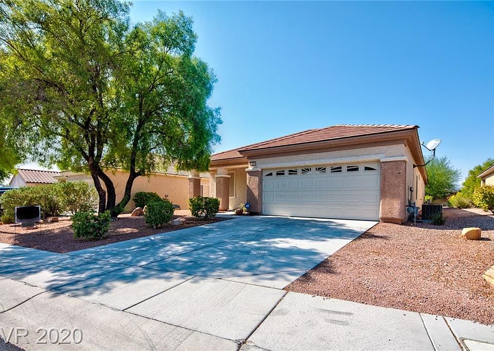 1st image of 1939 Valley Center Dr