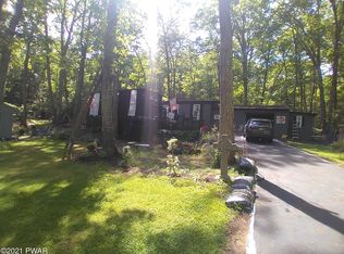 106 Short Ln, Shohola, PA 18458