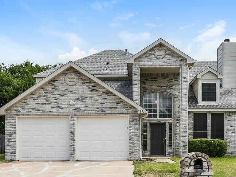 317 Pebblebrook Ln — Photo 1