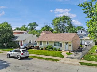 8538 45th St, Lyons, IL 60534