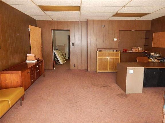 3rd image of 7205 Vine St