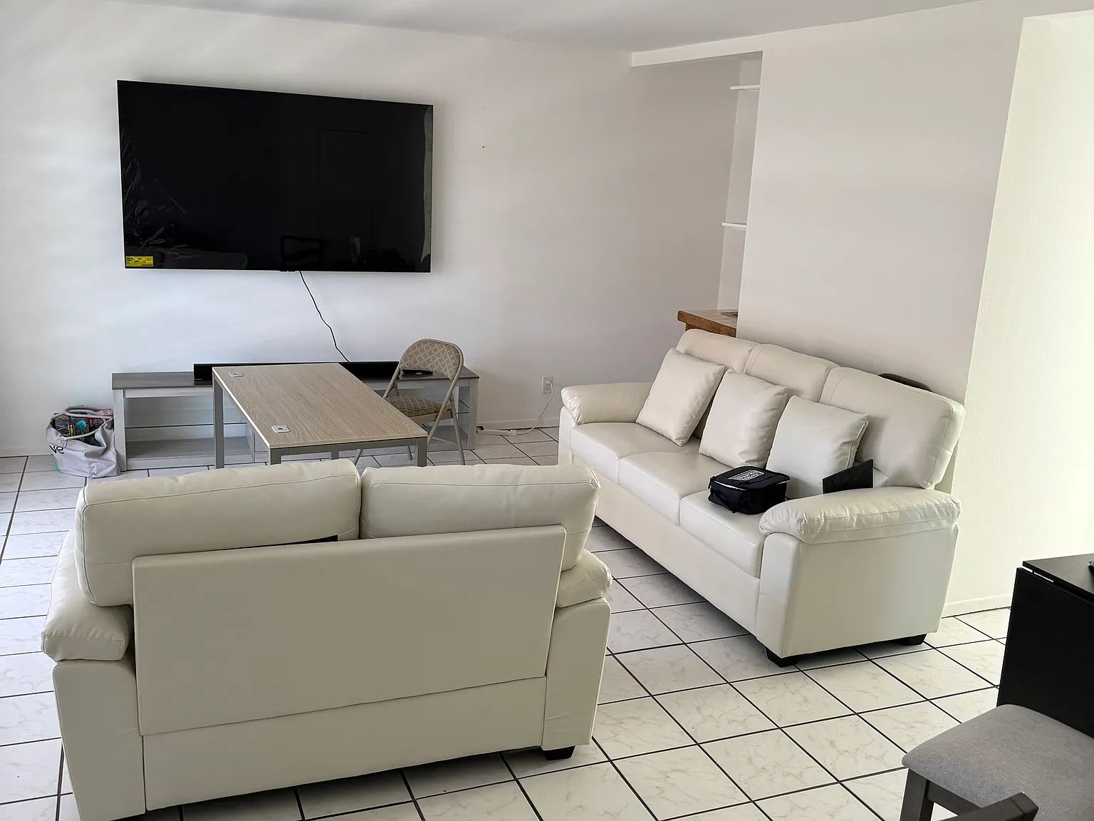 4 bed, 2.5 bath, 1380 sqft, $1,350 — Photo 2