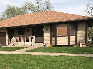 711 Ash St, Lyndon, KS 66451