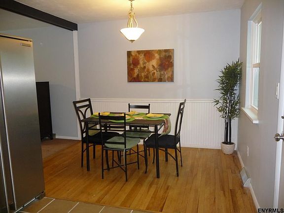4th image of 34 Quevic Dr