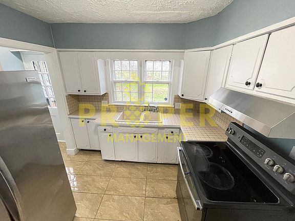 5th image of 3605 El Paso Ave