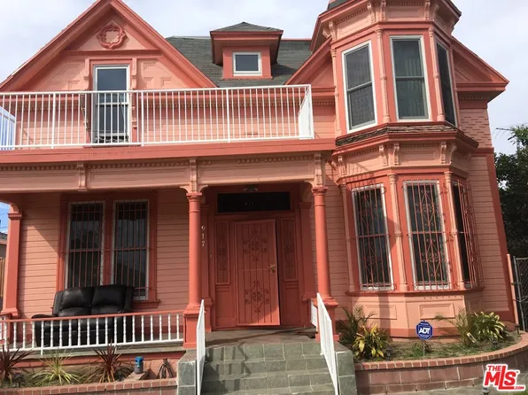 917 E 49th Pl, Los Angeles, CA 90011