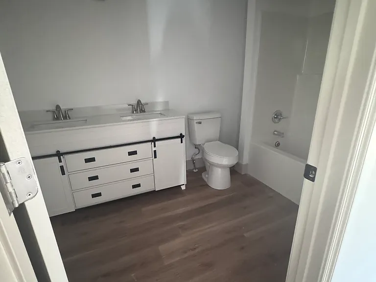 1111 Polk St #A — Photo 5