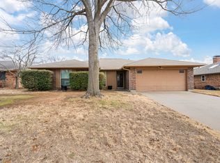 1102 Lena St, Cleburne, TX 76033