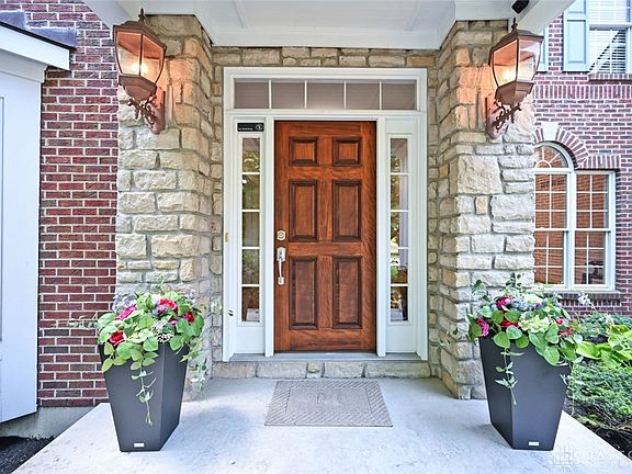 4th image of 4727 Medallion Way