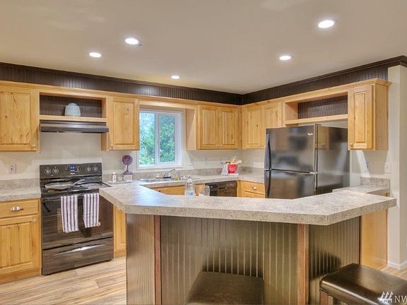 4th image of 8709 72nd Ave NW