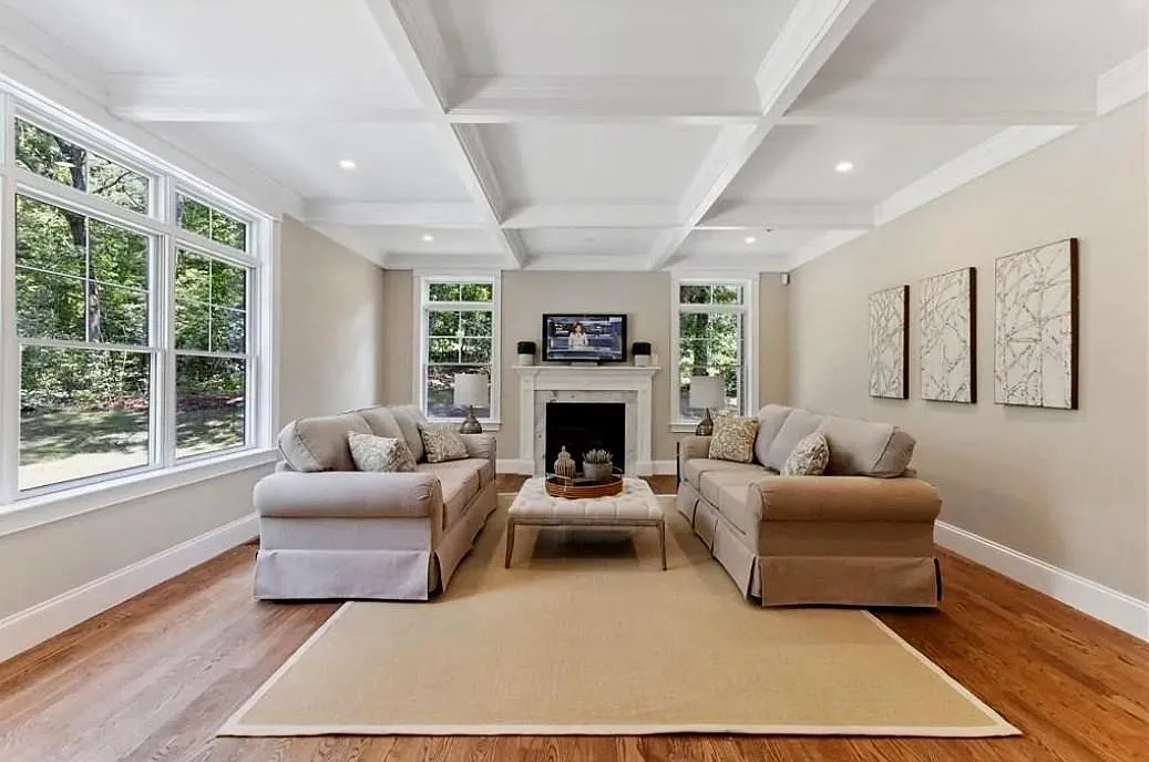 5 bed, 5.5 bath, 6091 sqft, $10,000 — Photo 2