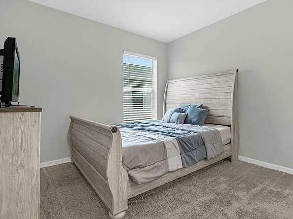 5th image of 306 Pentas Ln