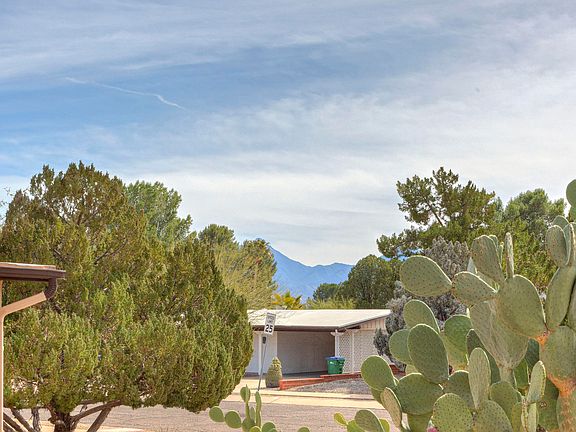 4th image of 549 S Abrego Dr