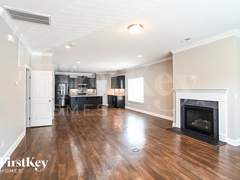 8736 Aspinwall Dr — Photo 5