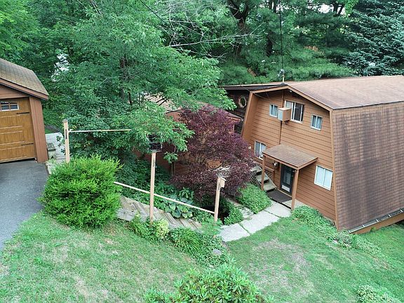2nd image of 34 Delrose Dr