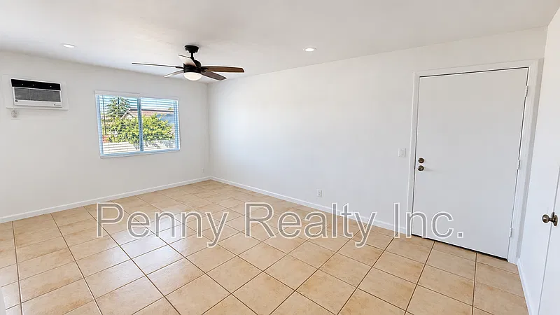 2 bed, 2.0 bath, 800 sqft, $2,995 — Photo 2