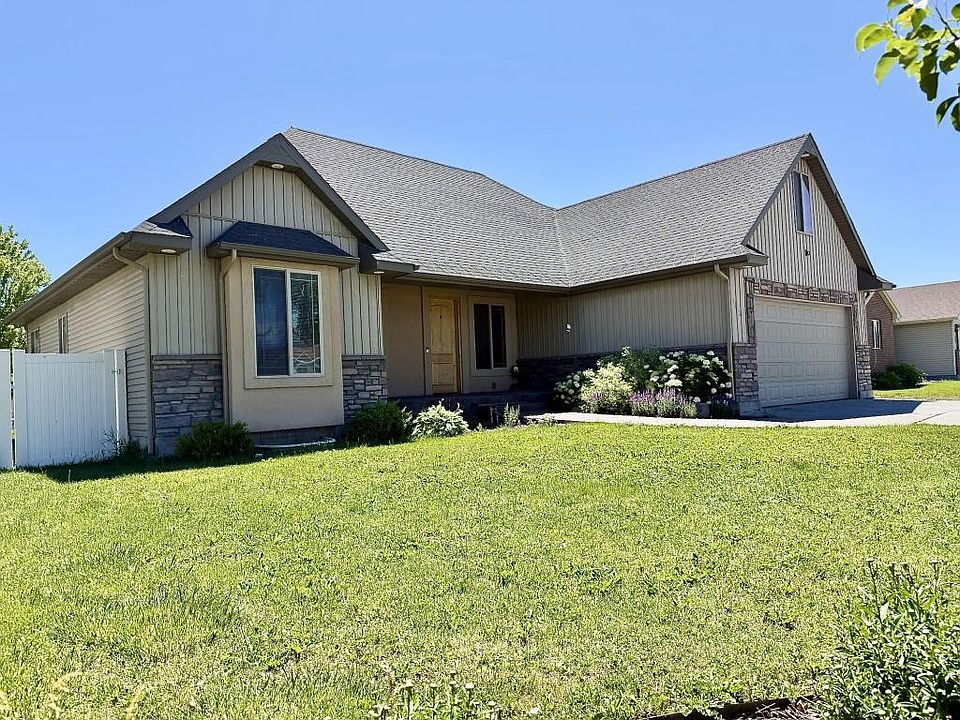 1st image of 2612 Eastview Dr