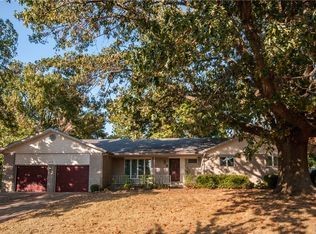 1201 Tru Ln, Rogers, AR 72756