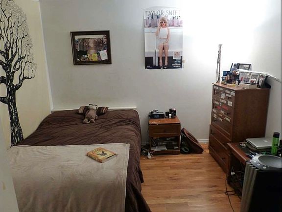 3rd image of 536 W 50th St #5C