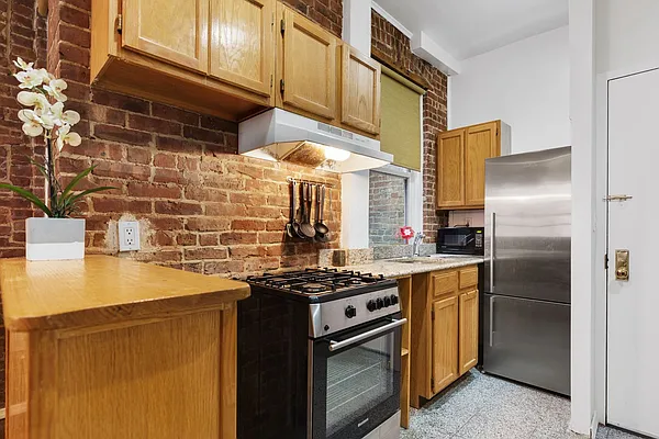 Rented by Cooper & Cooper Real Estate | media 14