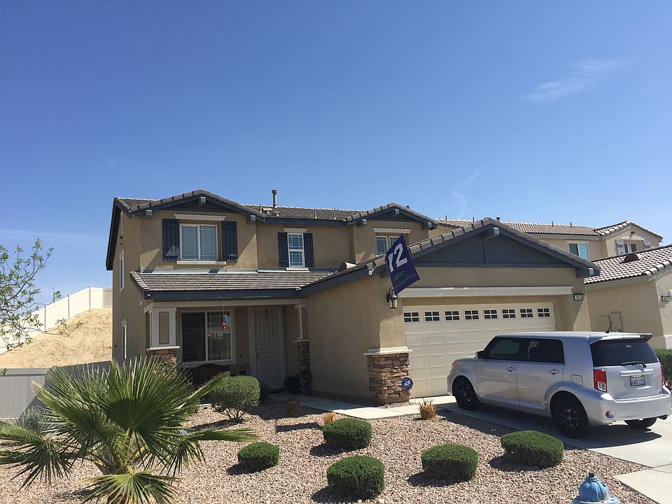 1st image of 16855 Desert Lily St