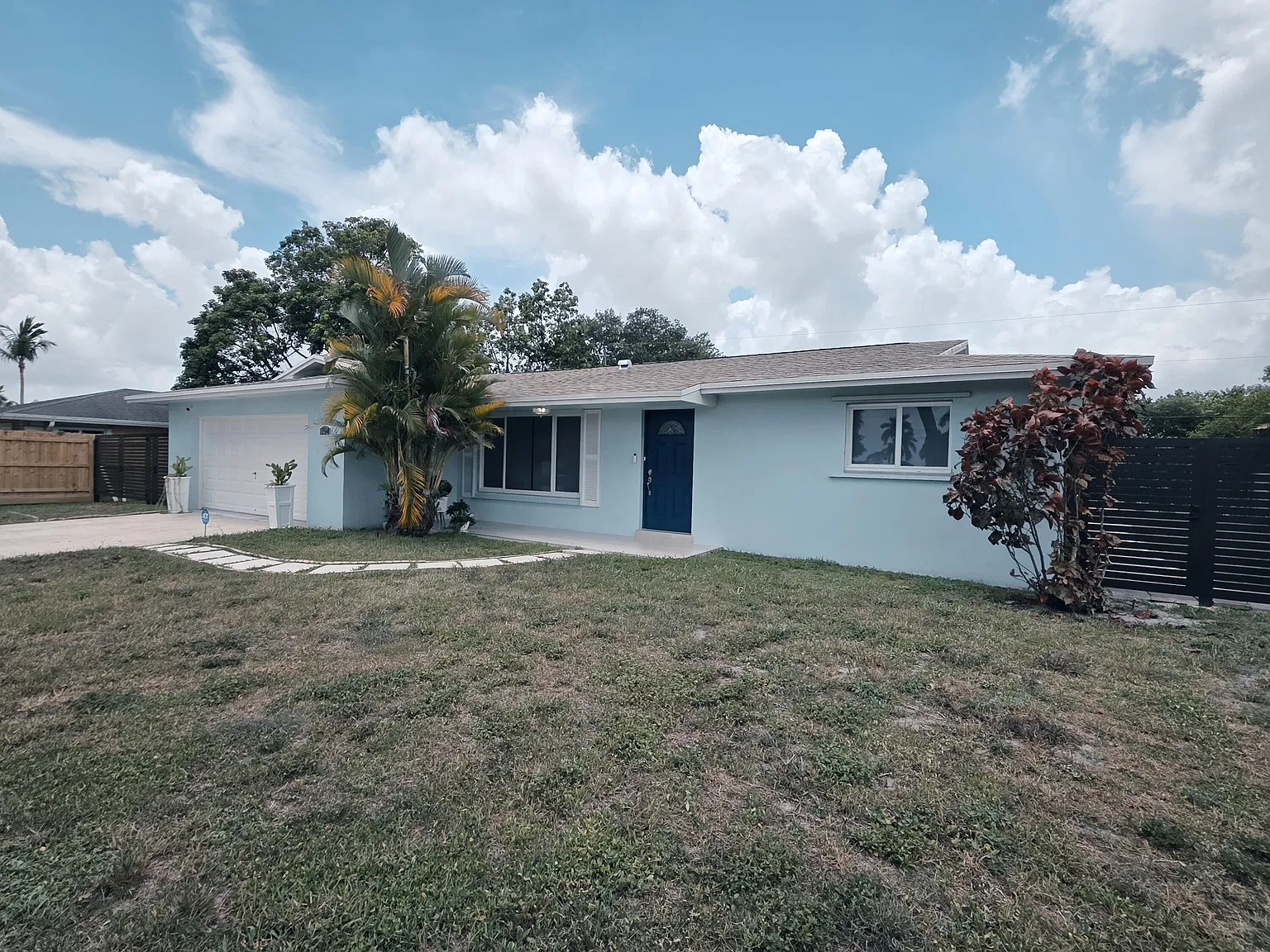 3 bed, 2.0 bath, 2194 sqft, $3,450 — Photo 4