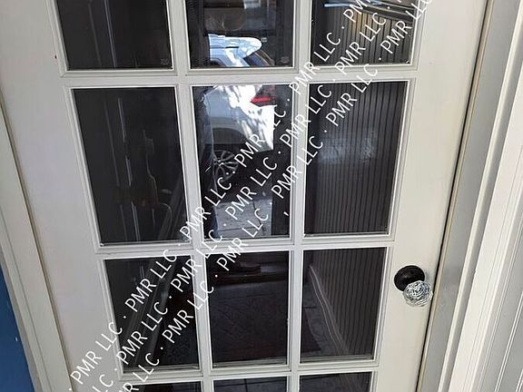 4th image of 878 N Taylor St