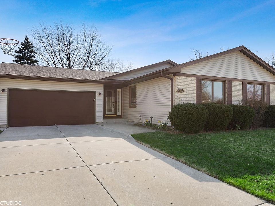 1st image of 4235 Crimson Dr